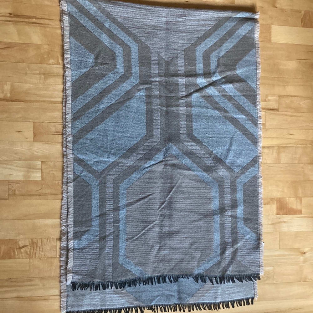 Geometric Gray/Brown/BlueThrow Blanket